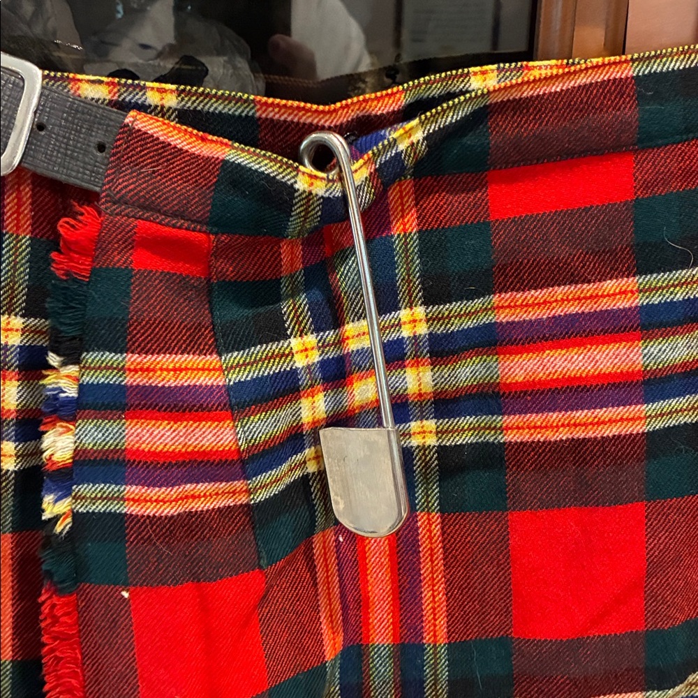 Authentic Scottish wool skirt - Picture 2 of 3